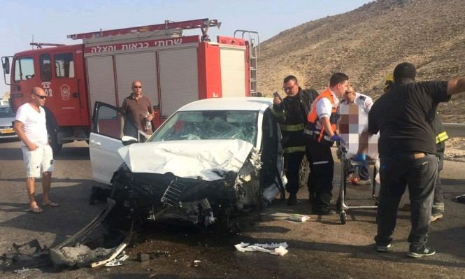 النقب ... مصرع شخصين وإصابة آخرين بجراح متفاوتة بحادث سير